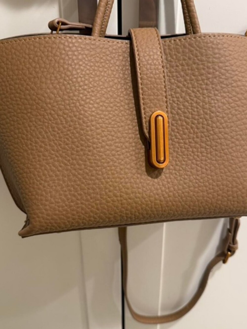 Tan Faux Leather Shoulder Crossbody Bag Purse Like New
